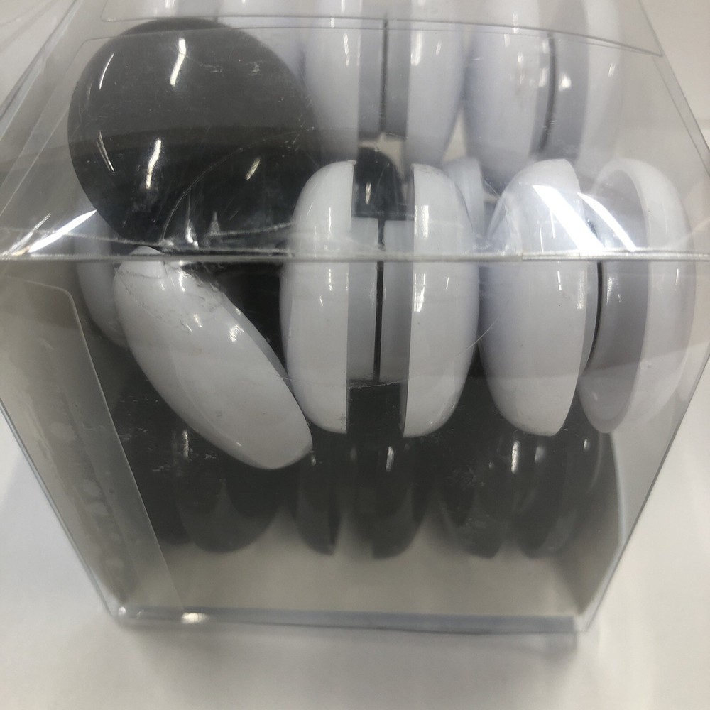 Black & White Magnets 30ct