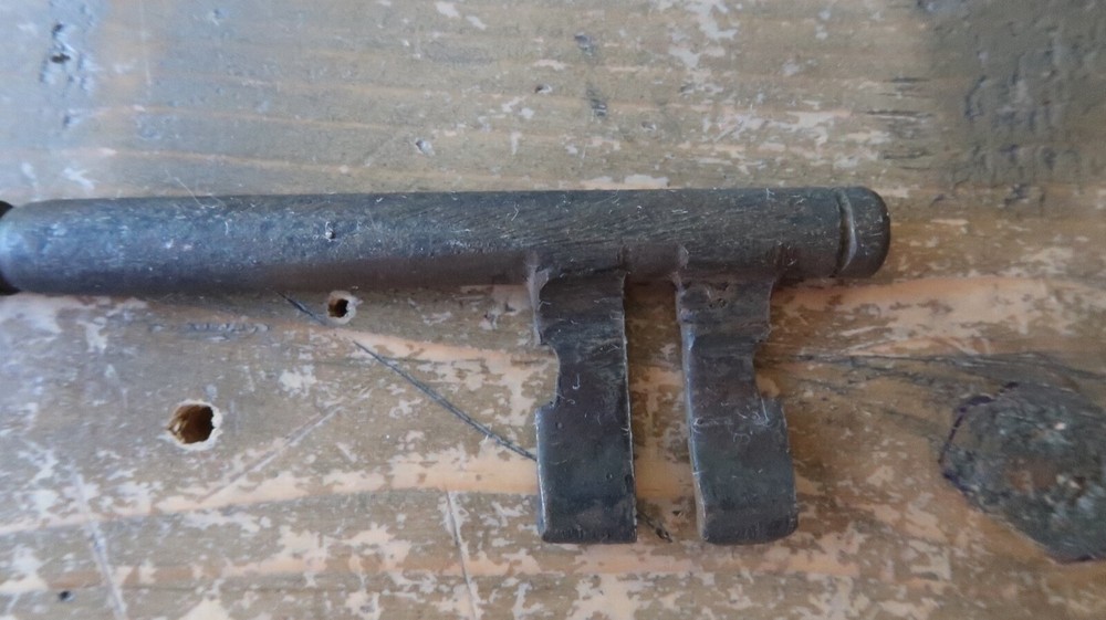 Antique Iron Skeleton Key 6 5/8"