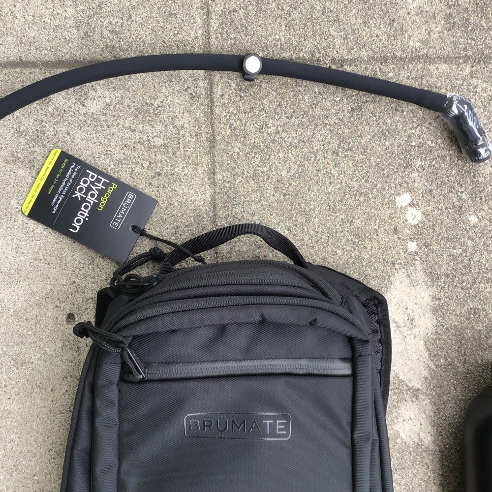 NWT BRUMATE Paragon Hydration Pack 7.5L Black Backpack 40oz Hydration System