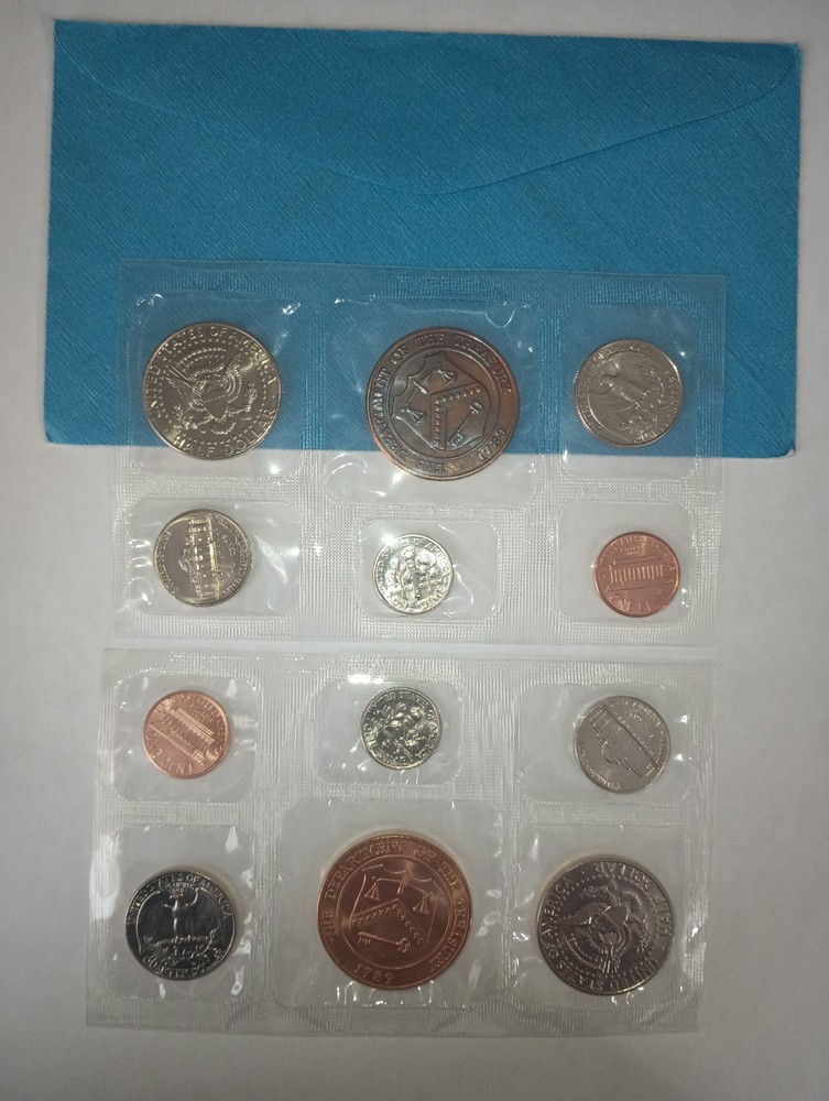 1990 & 1992 DENVER SOUVENIR MINT SETS !