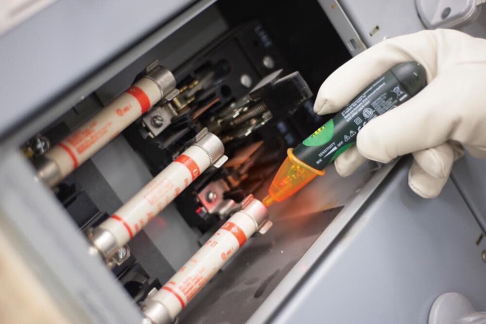 Greenlee Analog Voltage Detector