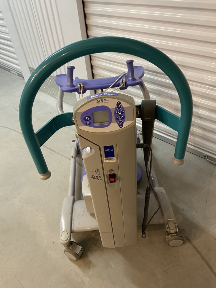 Arjo Huntleigh Sara Plus 420 Lift with Scale
