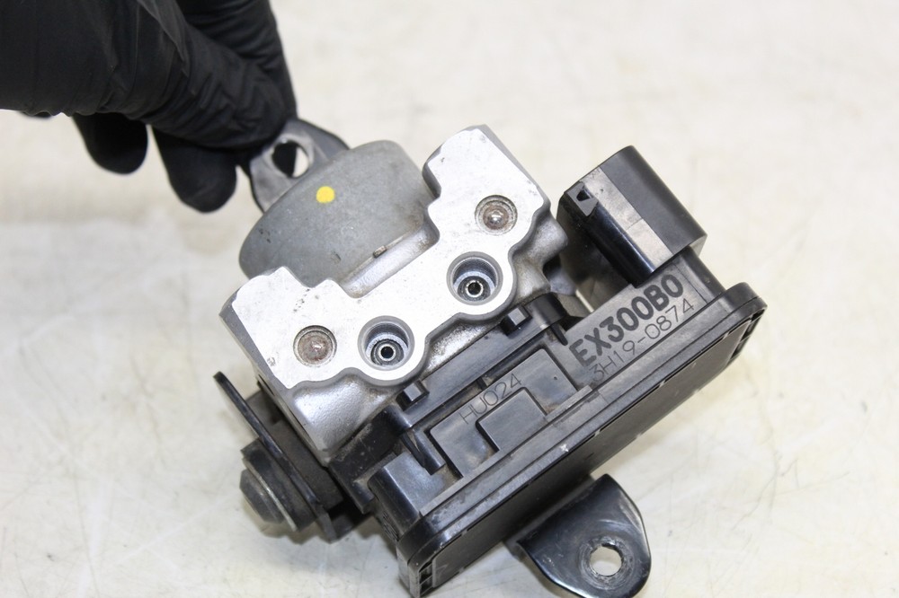 2013 Kawasaki Ninja 300 Ex300b Abs Abs Pump Unit Module