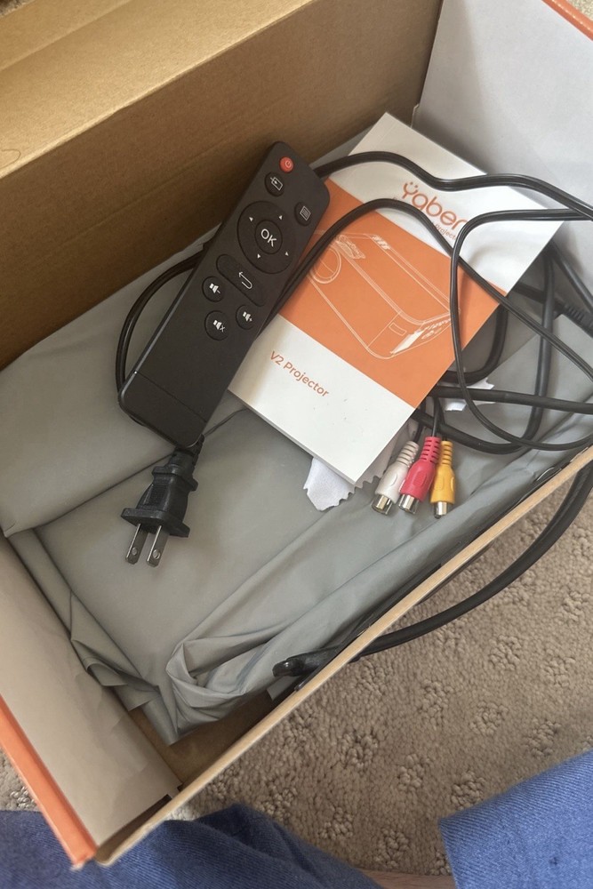 Yaber V2 Mini Portable WiFi Projector