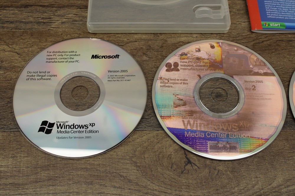 MICROSOFT WINDOWS XP MEDIA CENTER 2005 EDITION IN PLASTIC CONTAINER WITH KEY