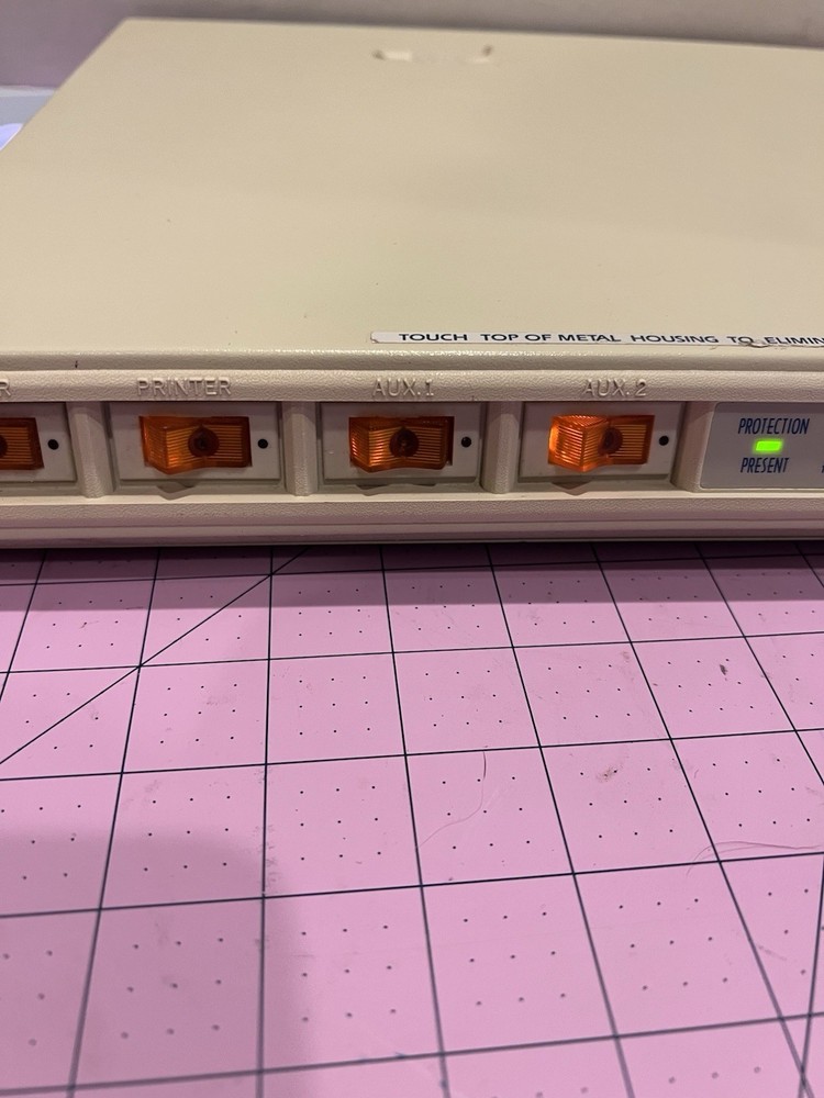 Vintage Tripp Lite CCI PLUS 6-12 Isobar Command Console Computer Power Supply