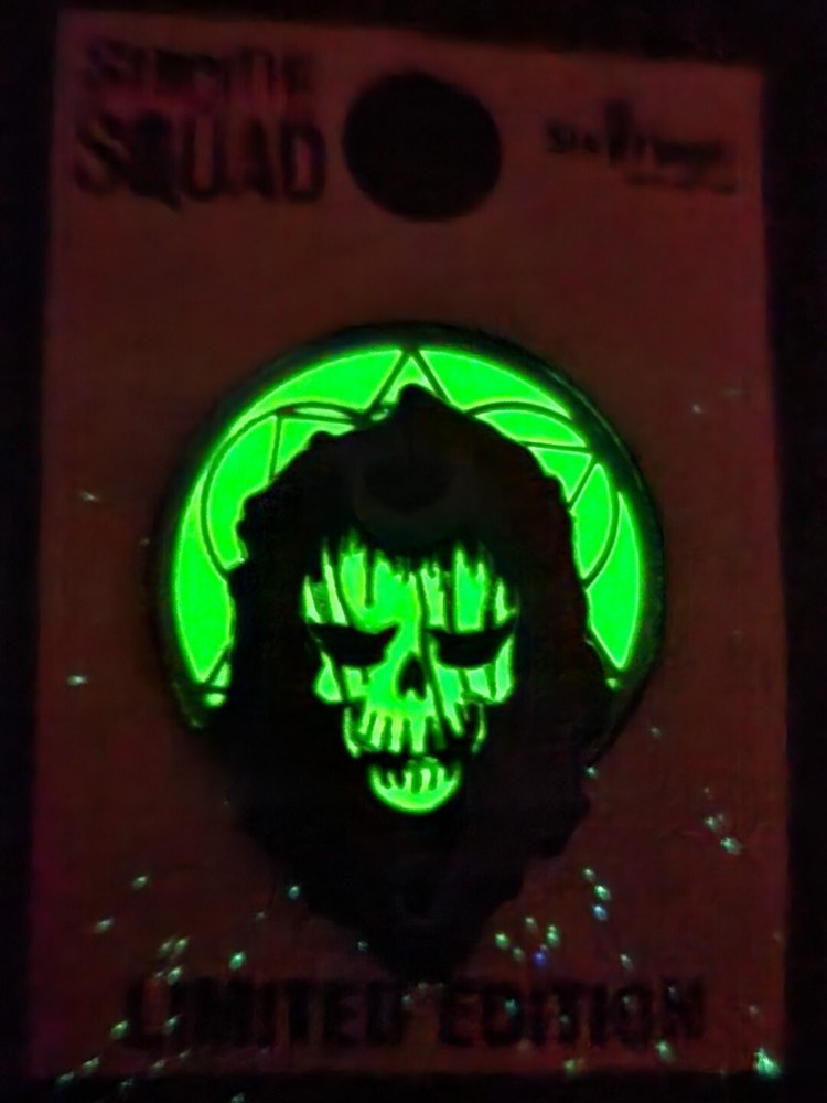 Suicide Squad Glow Six Flags Magic Mountain Limited Edition Pin