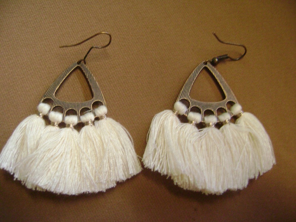 DANGLE 2.5 " WHITE COTTON BRASS TONE PIERCED EARRINGS