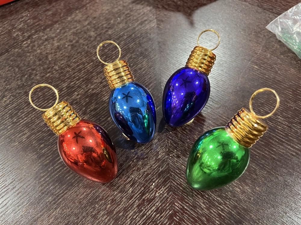 4 Christmas Lightbulb Placecard Holders