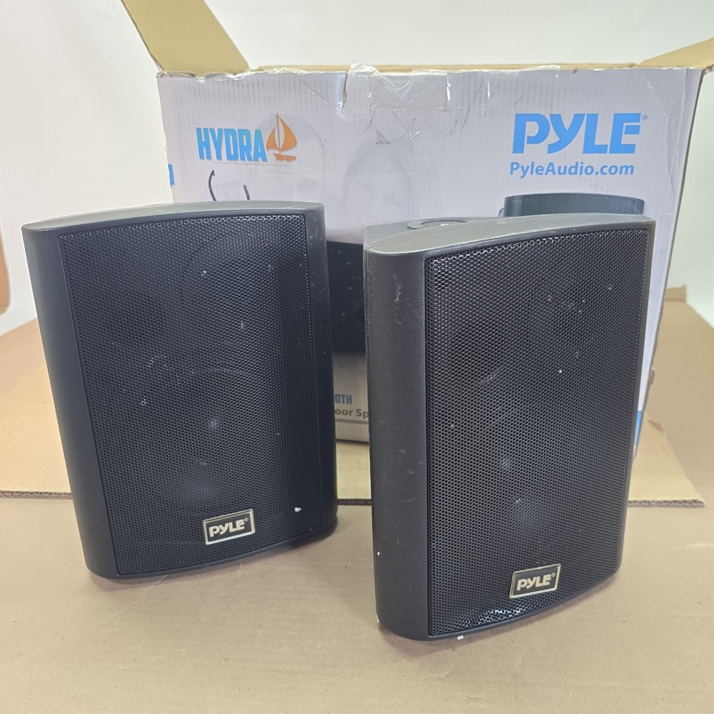 Pyle Waterproof Wall Mount Speaker System - 5.25 Inch Active + Passive Pair