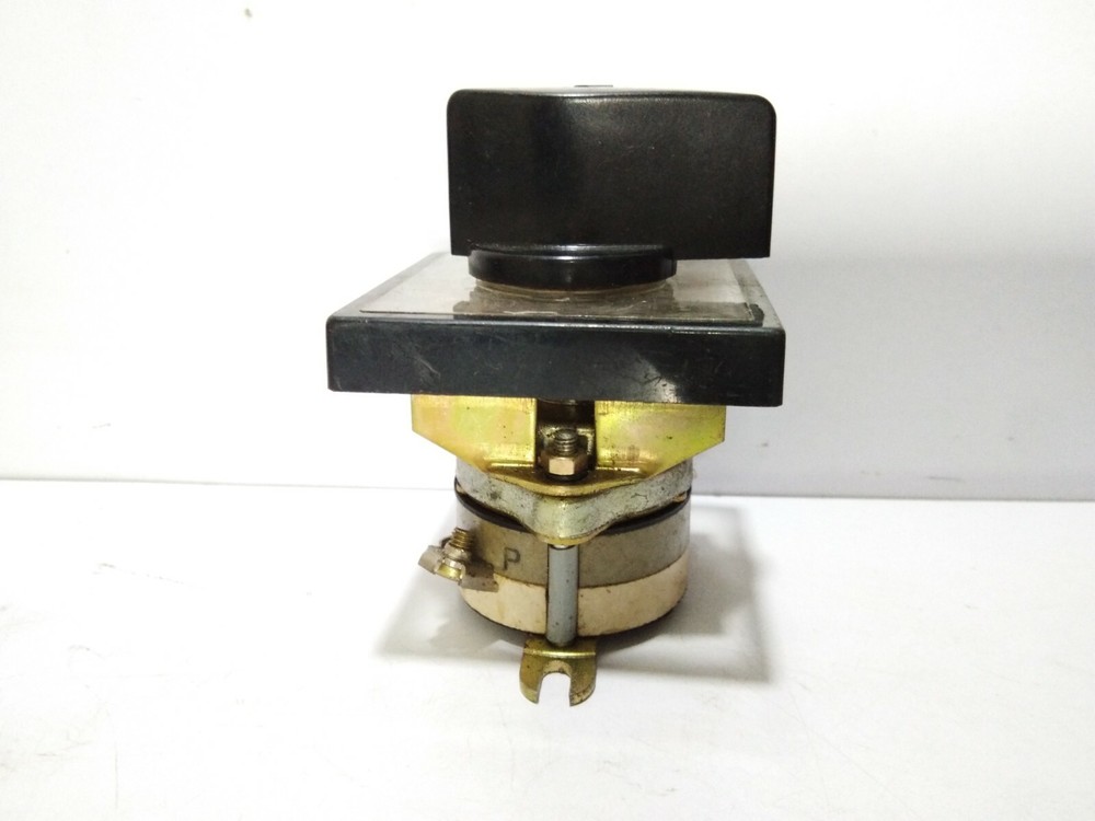 SIEMENS 5TK1 111 - 2 POLE SELECTOR SWITCH