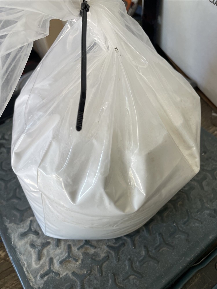 3M MICRO GLASS BUBBLES .46  2 LB APPROXIMATELY 1  GAL