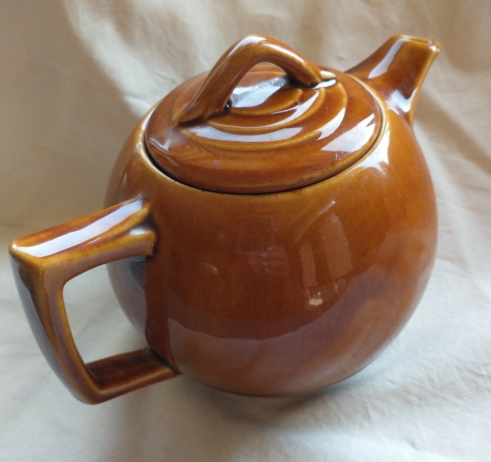 McCOY TEAPOT 6 CUP MEDIUM BROWN VINTAGE