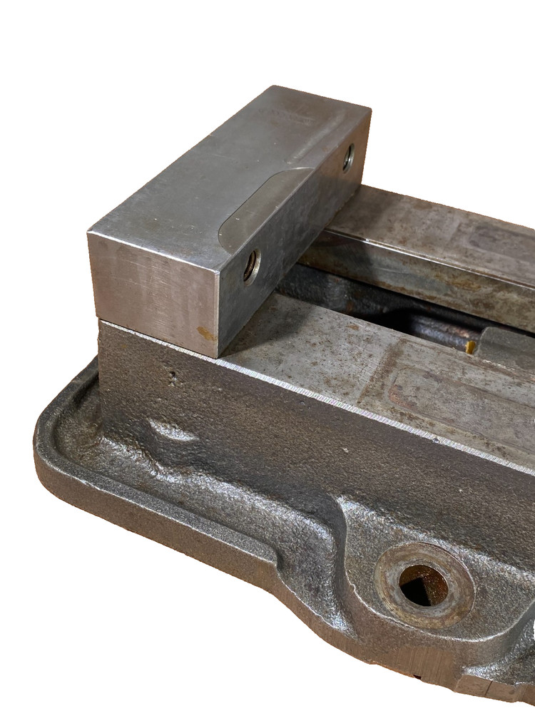 Kurt D675 Precision Machine Vise 6" Jaw Width - Handle Included