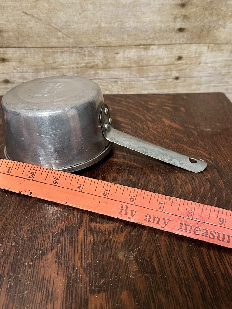 Vintage Worthmore Aluminum 2 Cup Measuring Cup