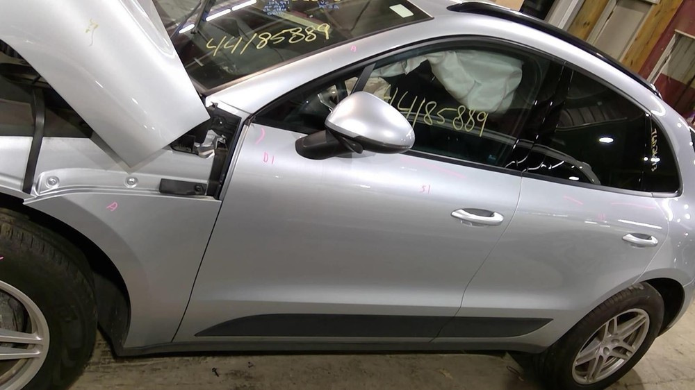 Used Front Left Door Assembly Front fits: 2017 Porsche MACAN Front Left Grade B