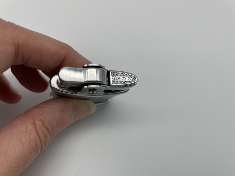 Ronson Princess Lighter Vintage, Pull & Twist Base