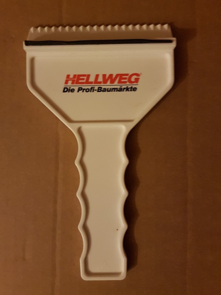 Eiskratzer mit Werbung Hellweg Die Profi-Baumärkte