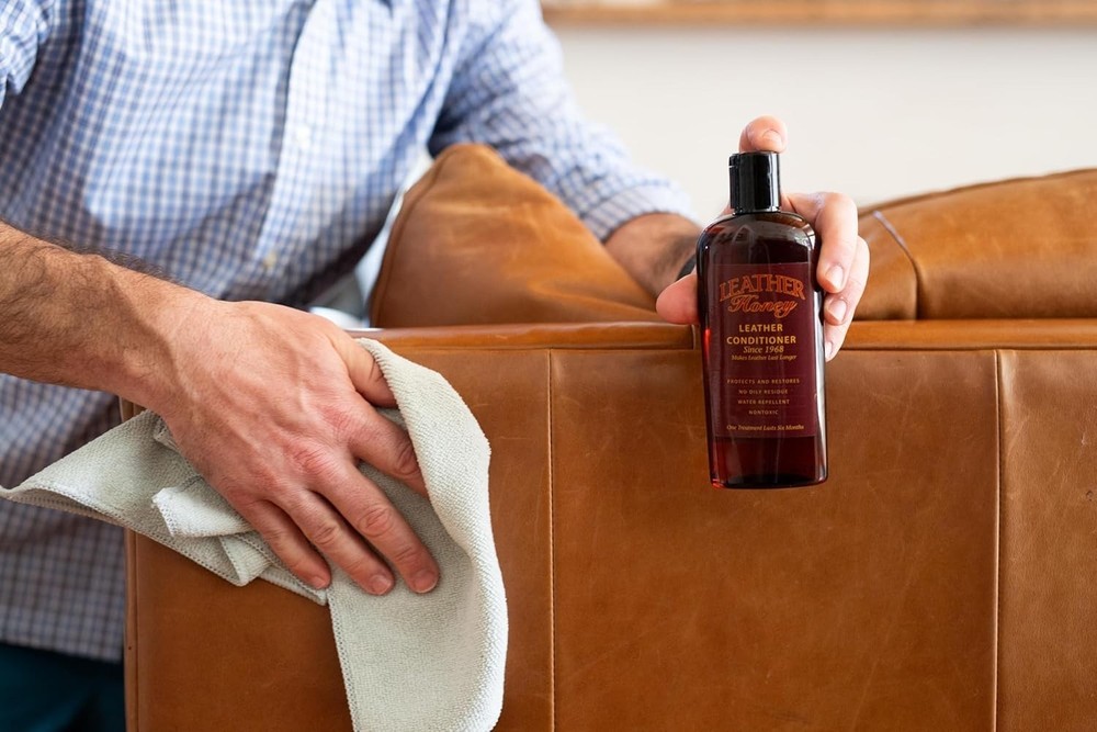 Gentle Scratch-Free Microfiber Application Cloth for Leather Conditioner - Small