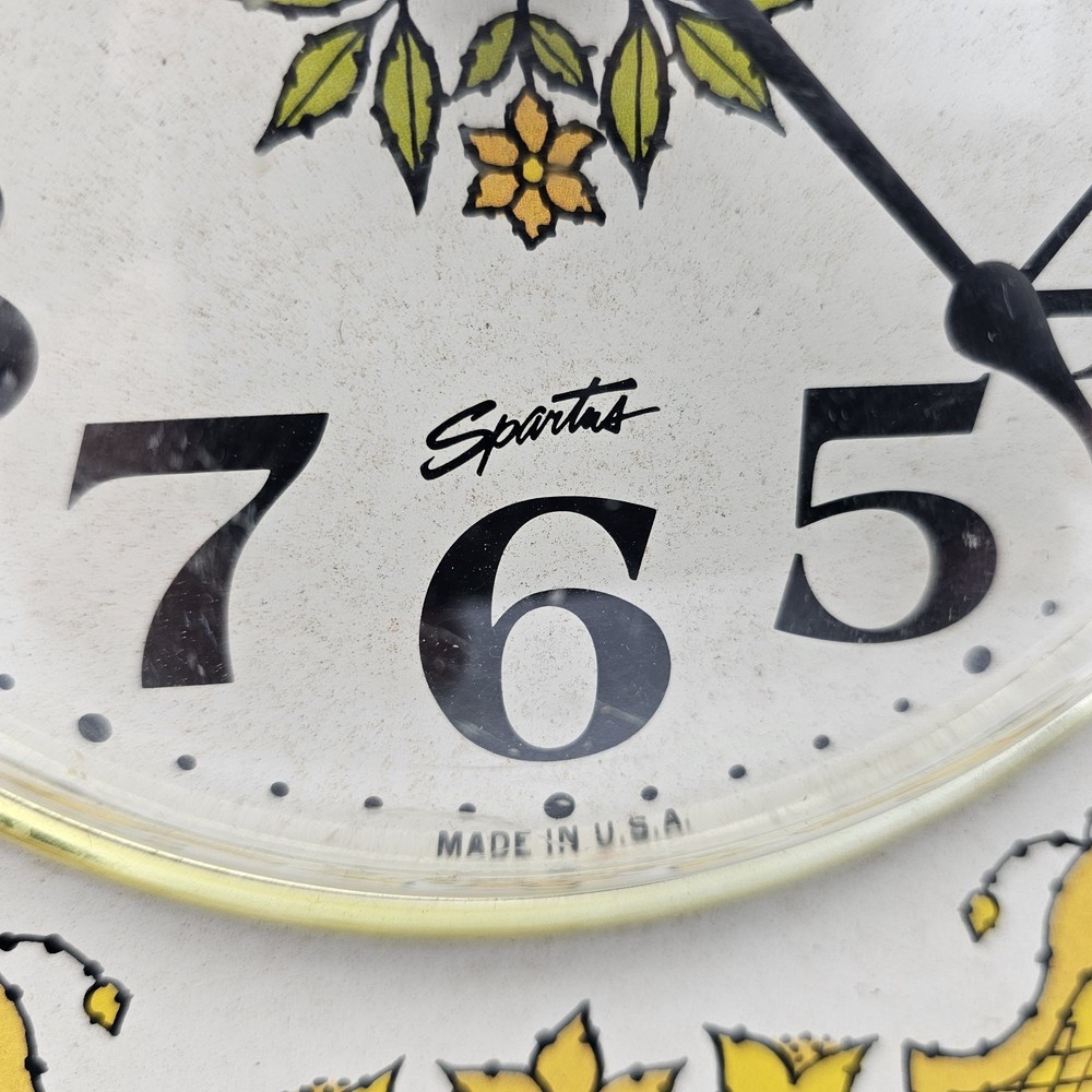 1970's Spartus Pear & Bird Clock