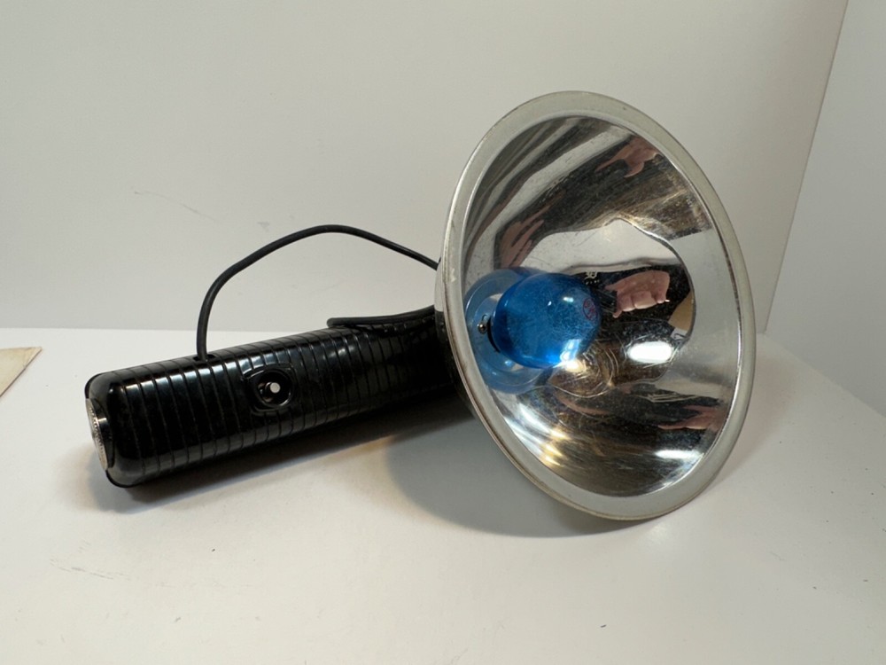 Vintage Kodak Standard Flasholder with box and bulbs Untested