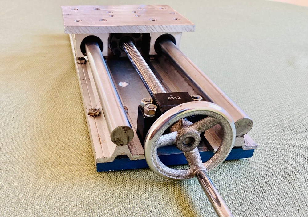 Low Profile-Heavy Load Manual Sliding Table with Ballscrew, Linear Guide Stage