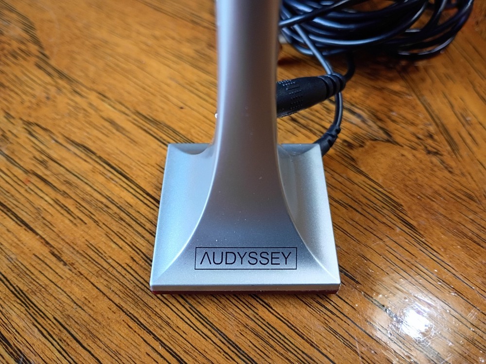 Audyssey calibration microphone for receiver