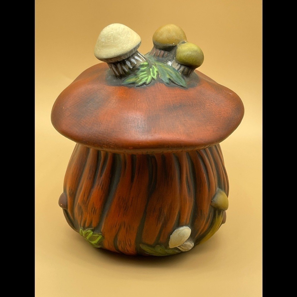 🎉🎉HOST PICK🎉🎉Vintage Ceramic Mushroom Canister, EUC