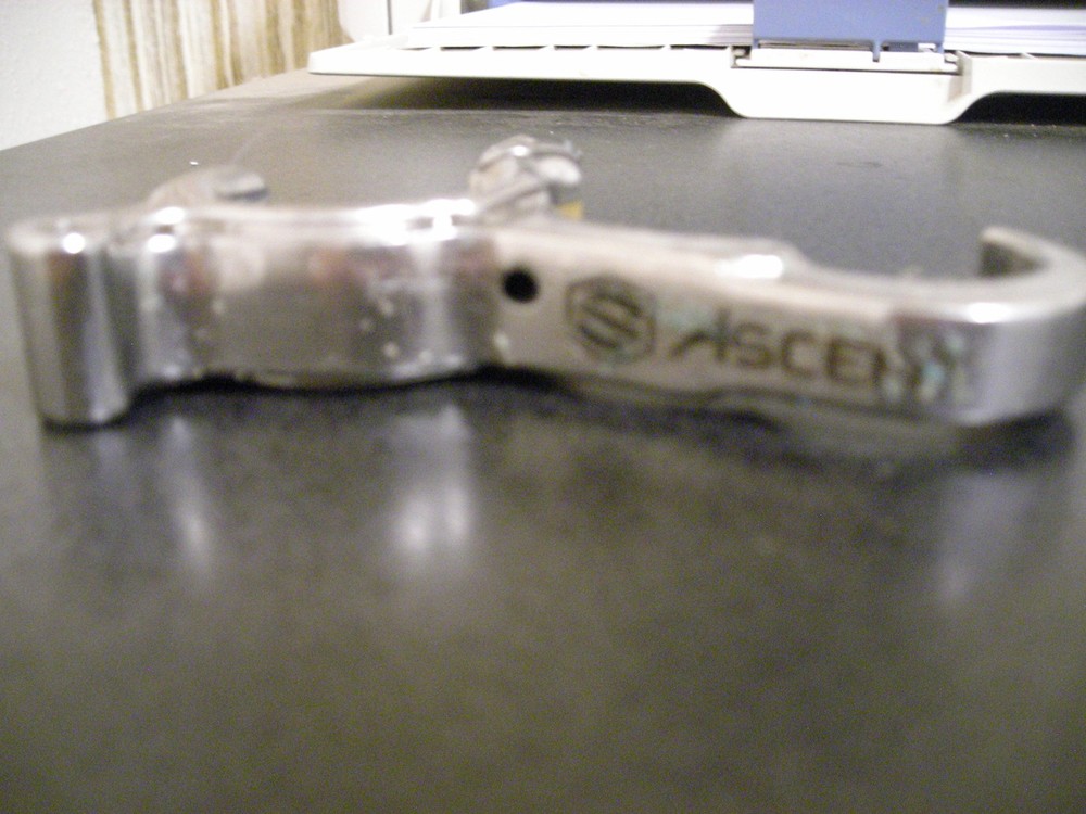 Used Scott Ascent Micro Hinge Release 3 Finger LARGE