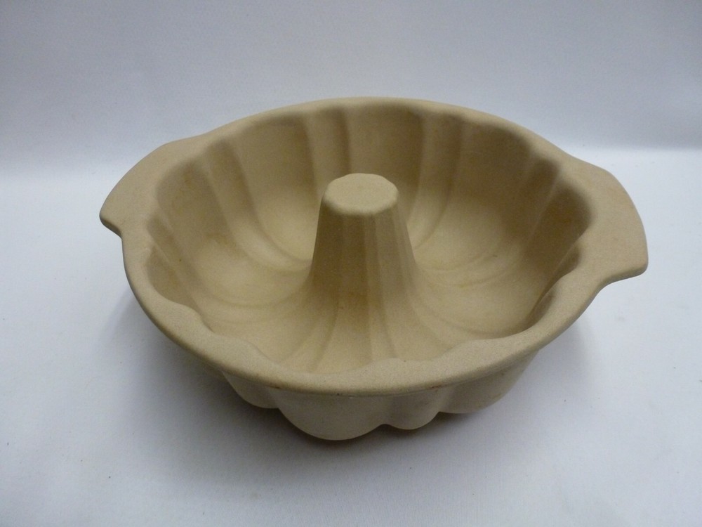 Pampered Chef Stoneware Cake Baking Pan