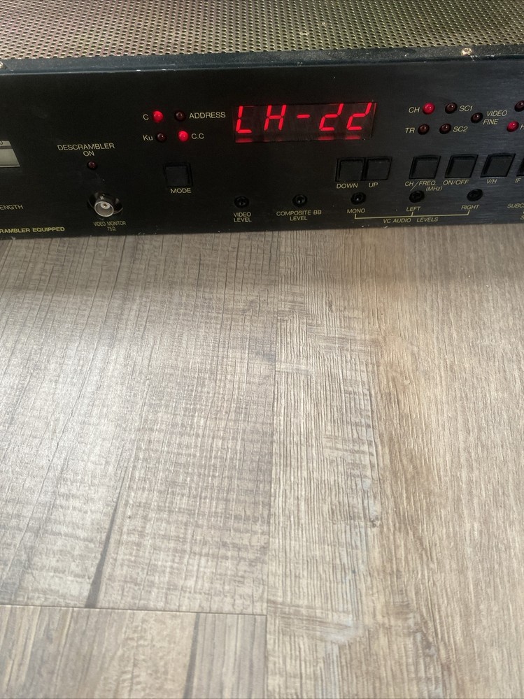 DX ANTENNA DIR-657 BROADCAST SATELLITE RECEIVER