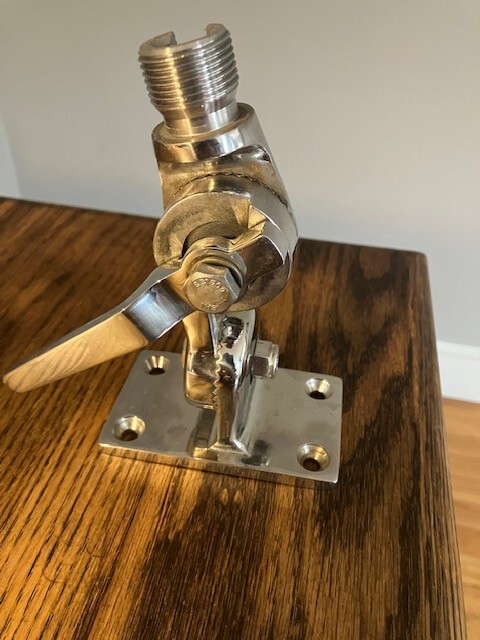 Shakespeare Extra Heavy-Duty VHF antenna rachet mount