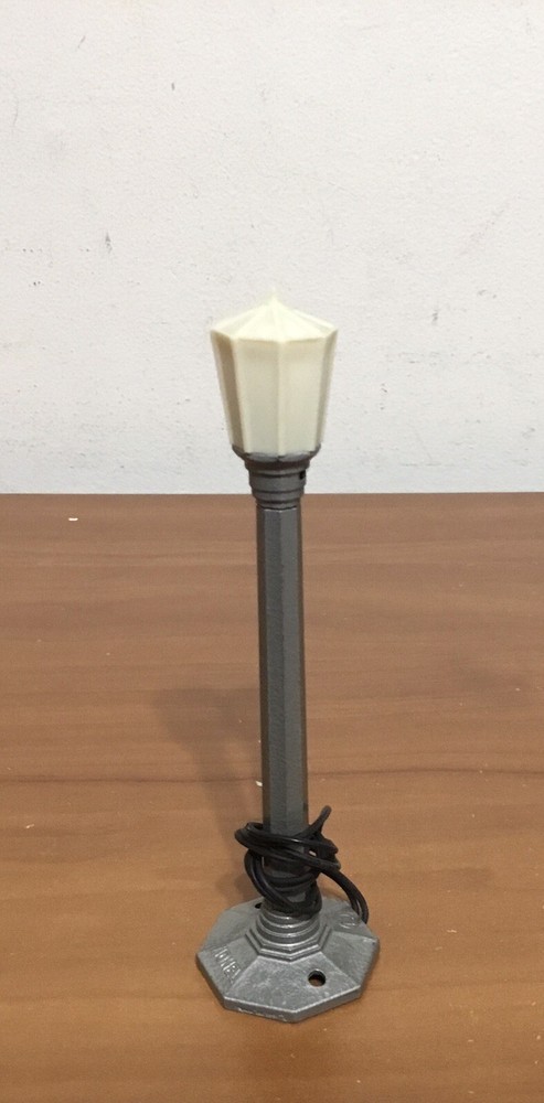 Vintage Lionel Trains #71 Lamp Post