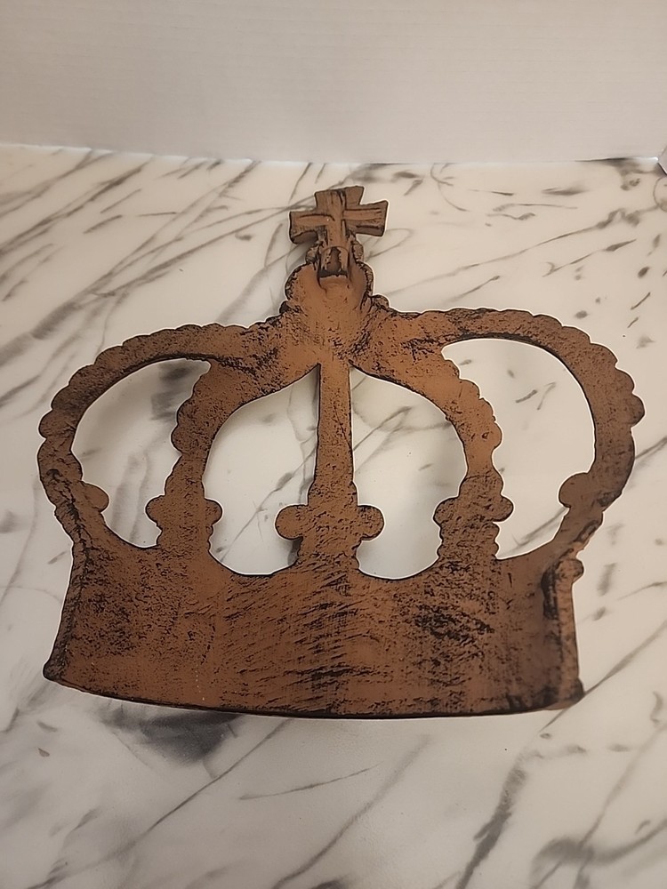 Cast Iron Rust Crown 12" Hanging Wall Decoration