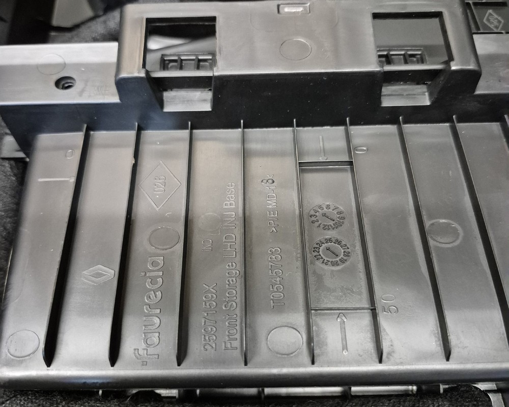 Renault kangoo 2020-2024 Centre Console Surround/cup Holder