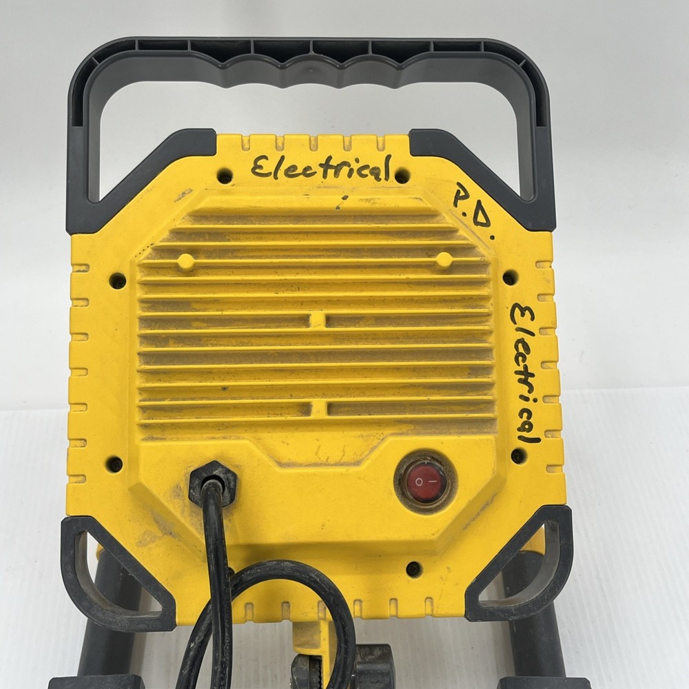 Intertek Portable Work Light, Model 6335, 120 Vac, 60 Hz, 45 W. {LL}.