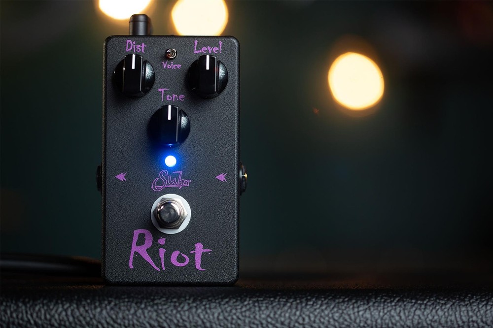 Suhr Riot Distortion pedal - black edition