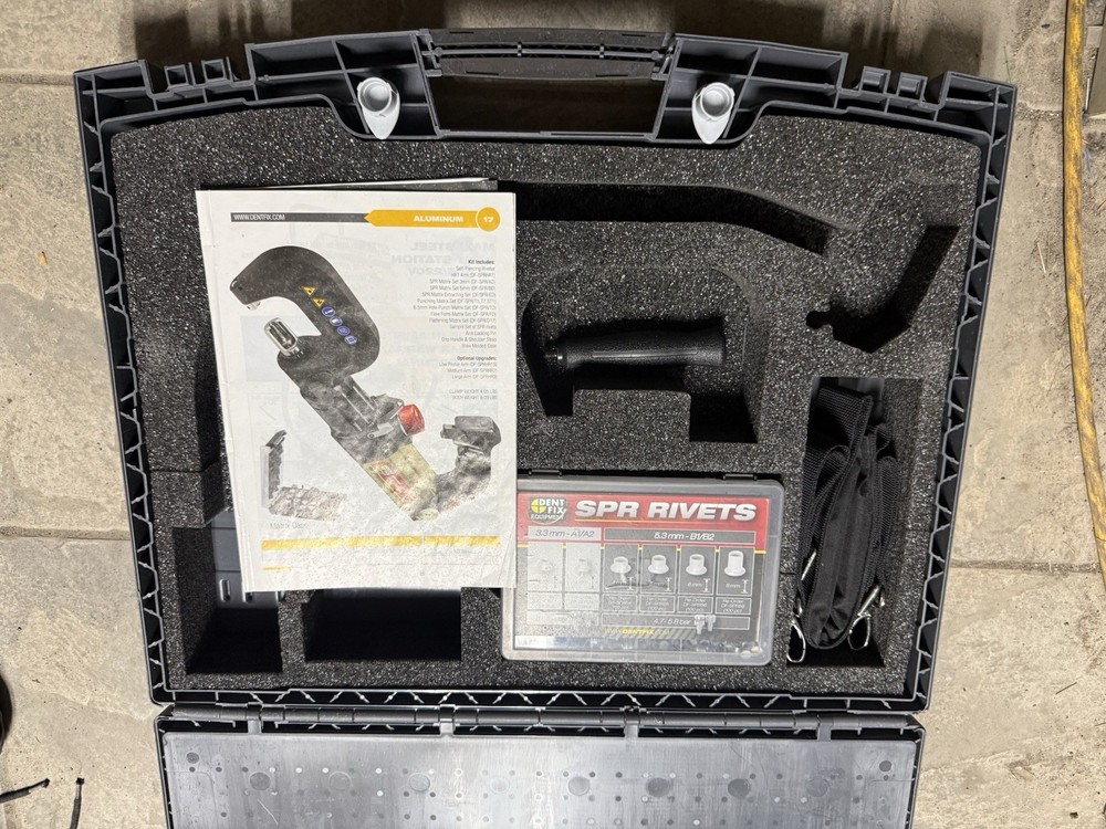 Self Piercing Rivet Gun