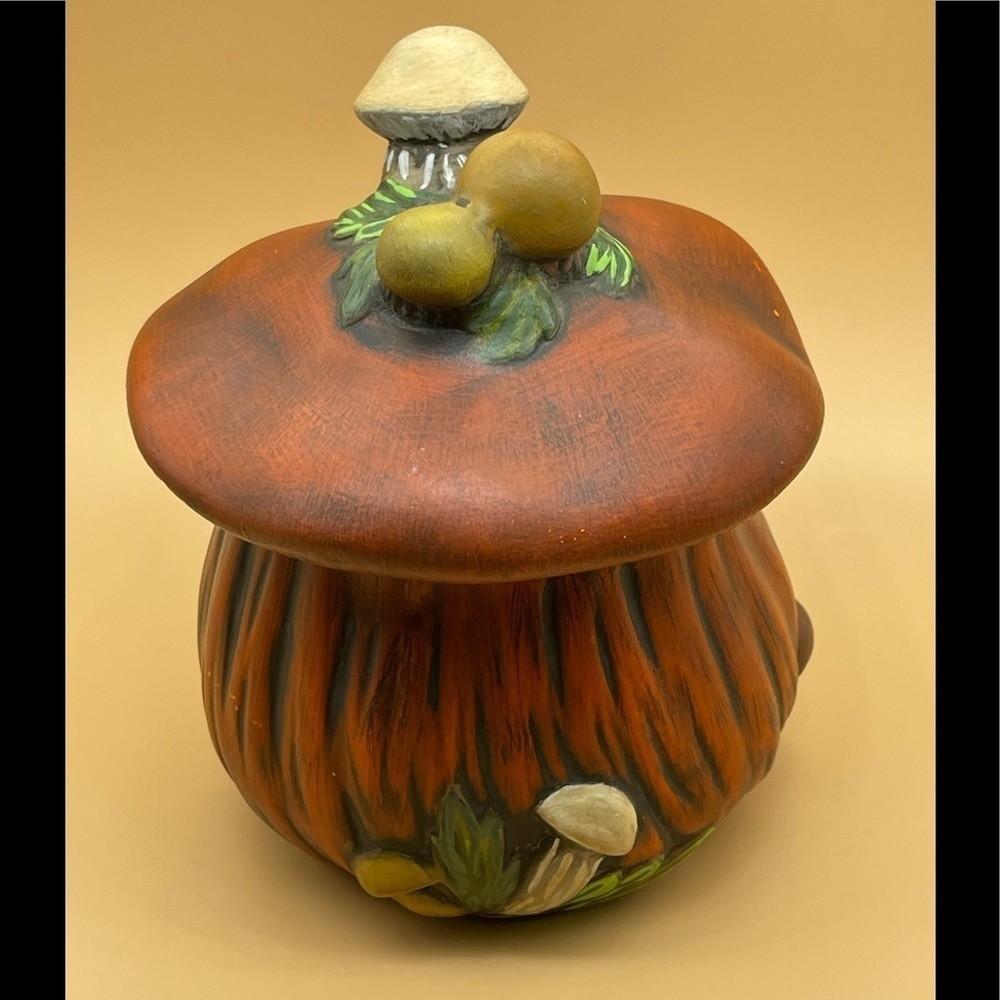 🎉🎉HOST PICK🎉🎉Vintage Ceramic Mushroom Canister, EUC