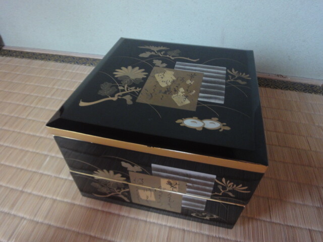 Japanese Vintage Two-tiered Lacquer Boxes