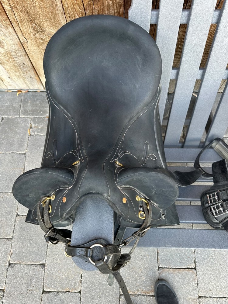 SADDLE BUILT BY COLIN DANGAARD