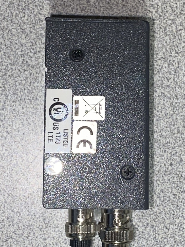 Extron Versa VYC 100N NTSC Video Decoder With Video IN And Y / C Cables.