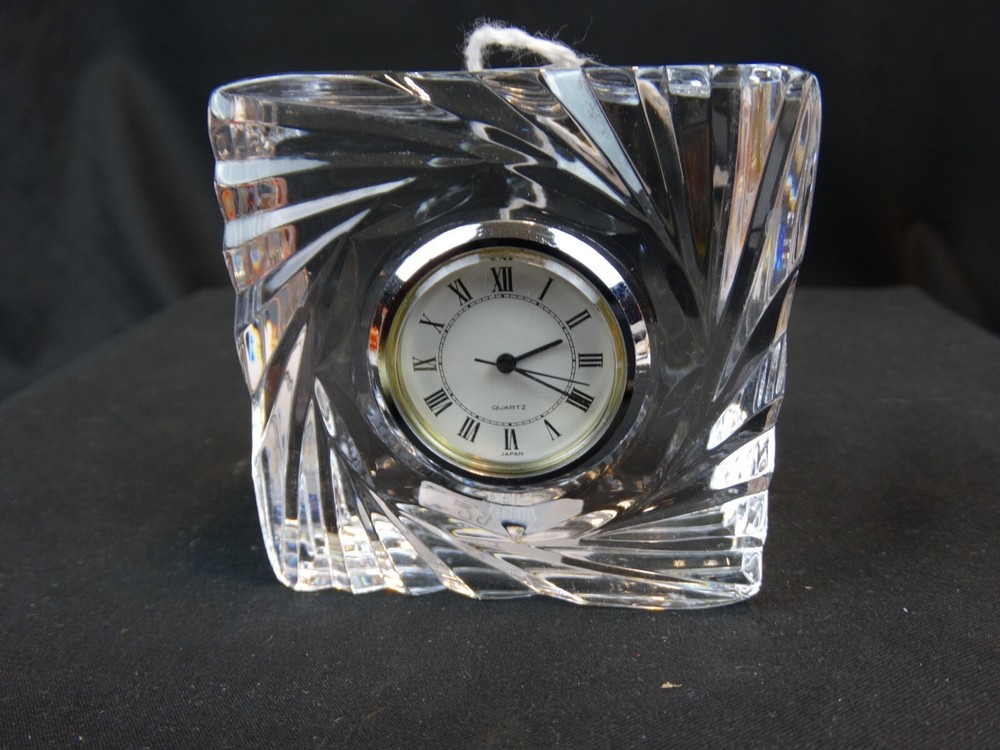 Small Crystal quartz analog clock-desk top