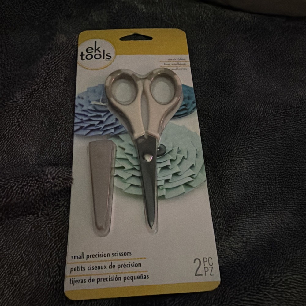 EK Tools Small Precision Sissors With Safety Cover NEW