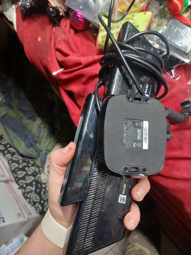 Microsoft Xbox 360 Kinect Sensor Bar, often found equipped Nyko Zoom Sensor