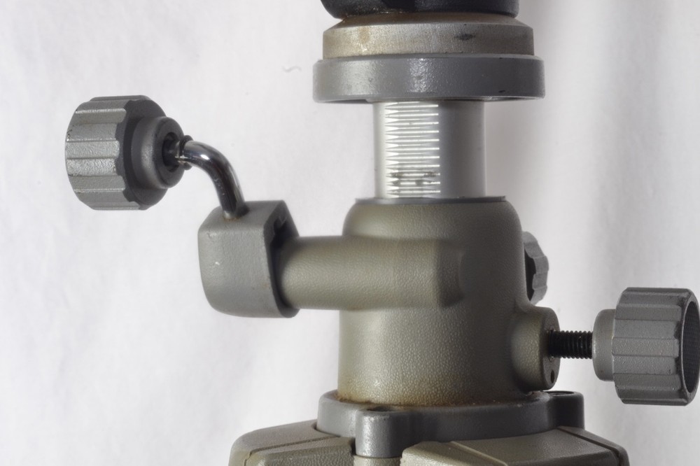 BOGEN MANFROTTO #3025 THREEWAY TRIPOD HEAD & tripod vgc