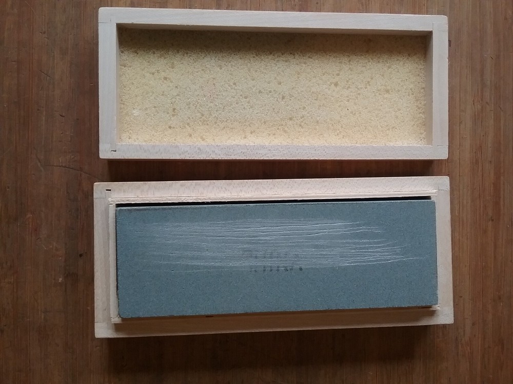 AMT Sharpening Stone - Tool Sharpening Stone in Wooden Case