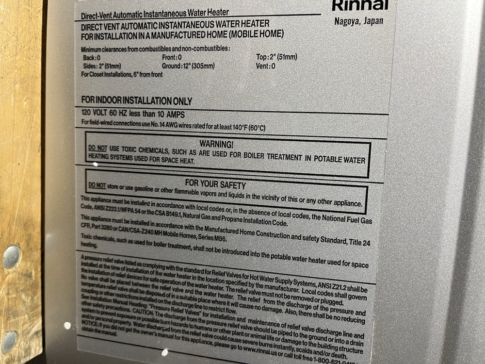 Rinnai RE140iN Indoor Tankless Water Heater 140k BTU Natural Gas (C-14 #1807)
