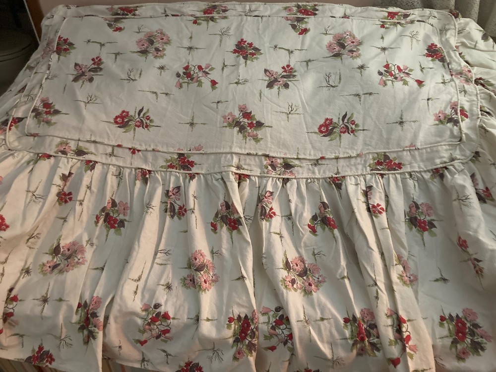***** VINTAGE UPHOLSTERED CEDAR CHEST COVER *****