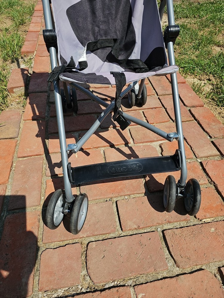 Cosco Umbrella Stroller with Lightweight Frame and Compact Fold